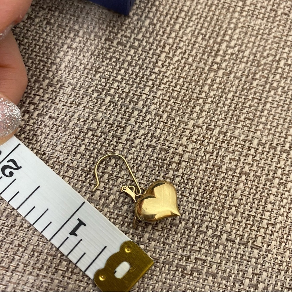 Vintage Gold Tone Heart Dangle Earrings - 1/2 inch, small dainty love hearts 💕 - Picture 5 of 7